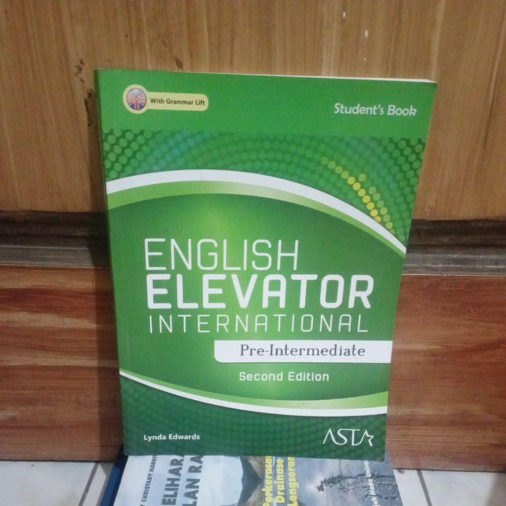 original bekas; Student's book English Elevator International Pre-Intermediate second edition oleh A