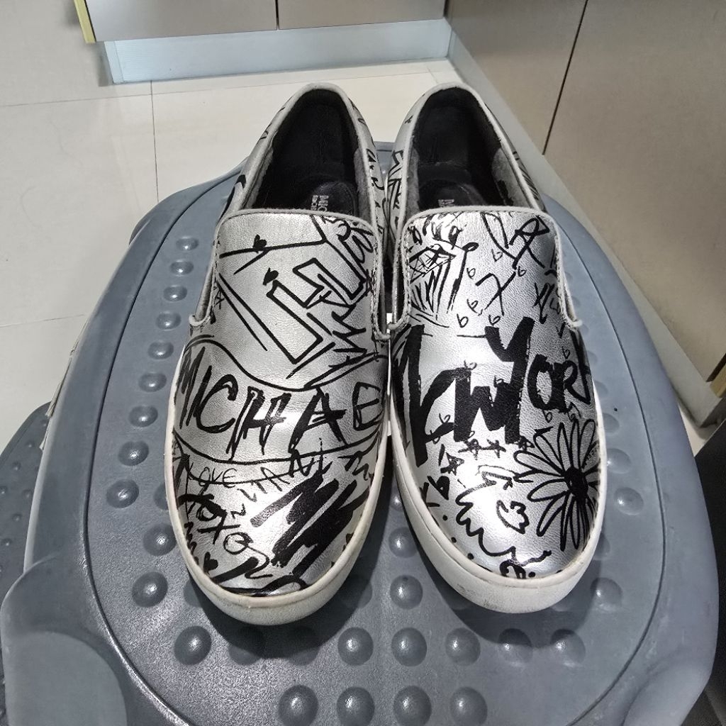 sepatu wanita shoes michael kors silver original second uk 37 24 cm