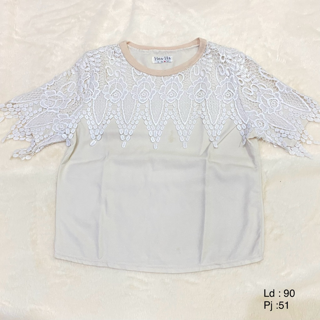 Baju Wanita Motif Bunga