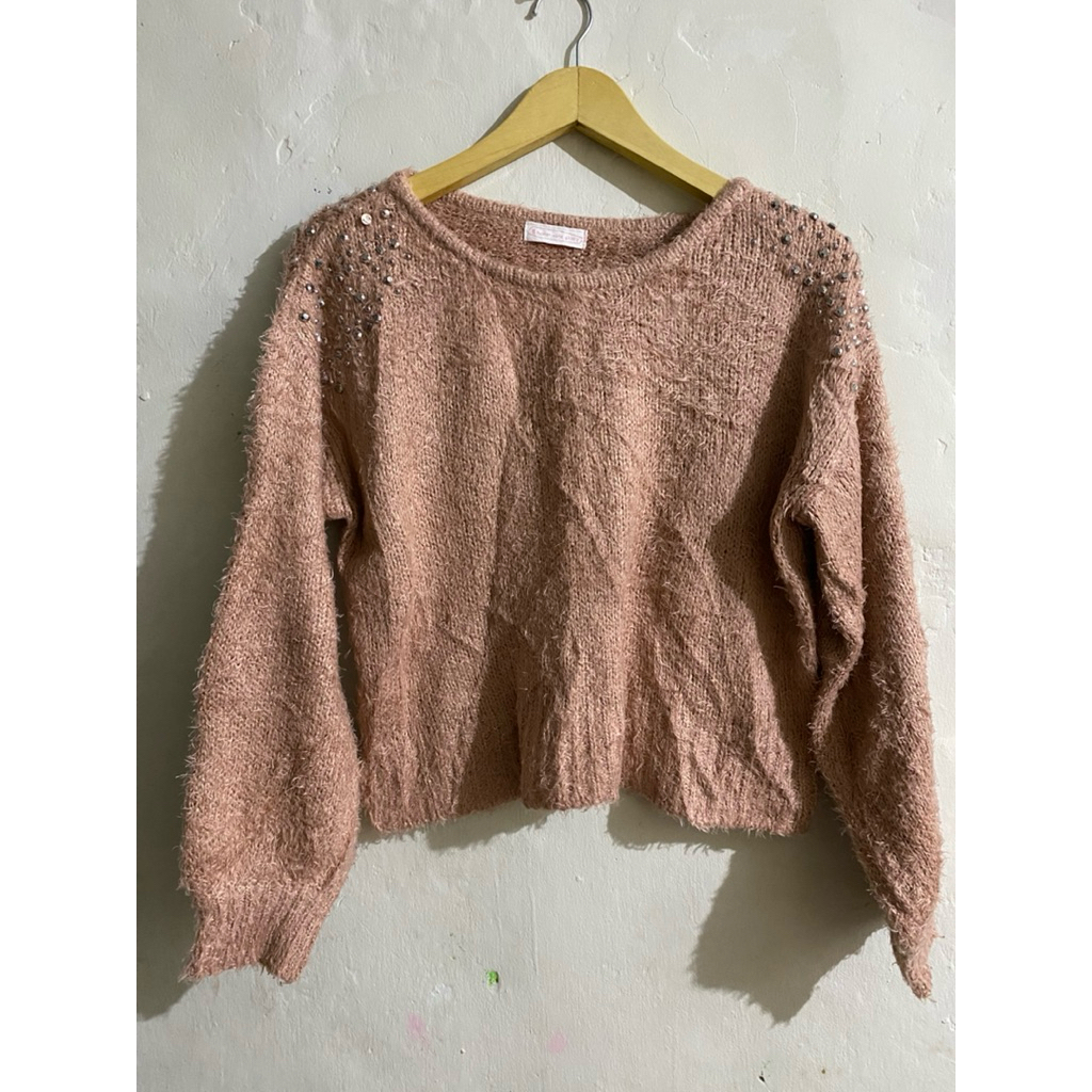 atasan hyphen world gallery