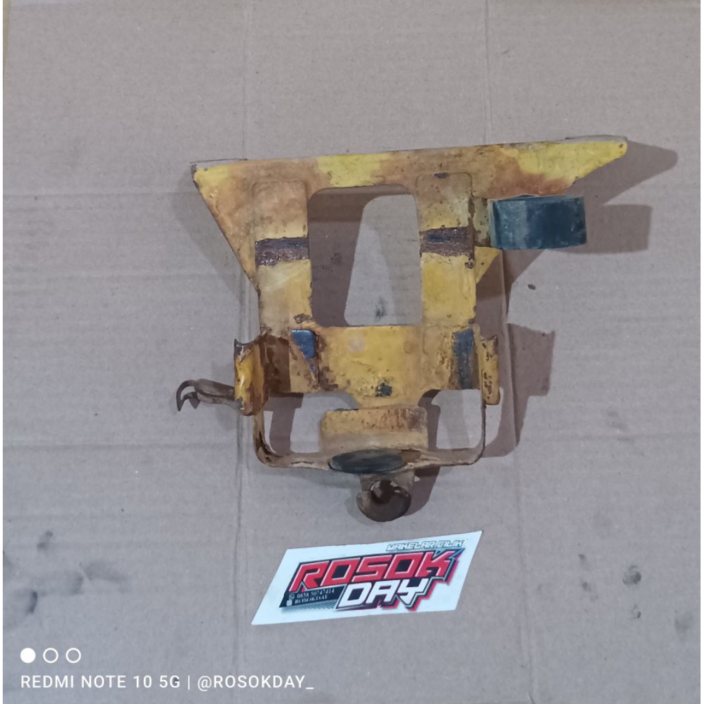 Pangkon Aki GL100 Original Breket Pangkon Aki GL100 GL125 Original Lepasan Motor