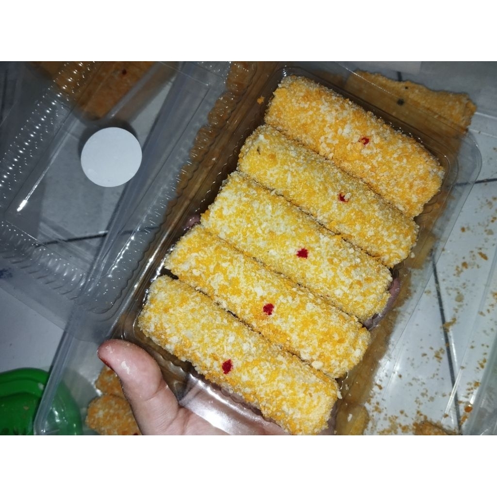 

Risol frozen allvarian/Ayam suwir pedas/sosis bolognese/mayo smokBeef/risol coklat Best seller