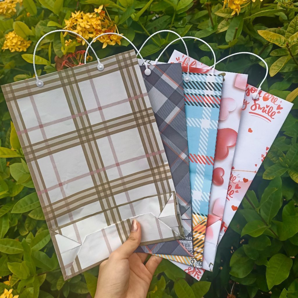 

paper bag 12 pcs motif lucu