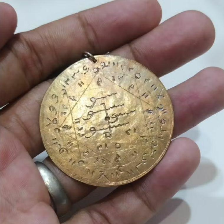 kalung liontin pancar merah