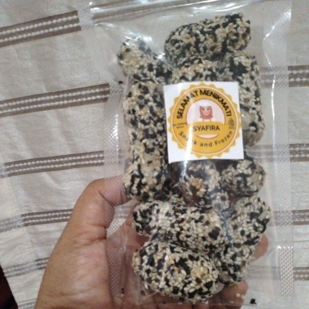 

Syafira Roti wijen manis dan gurih 75 gram