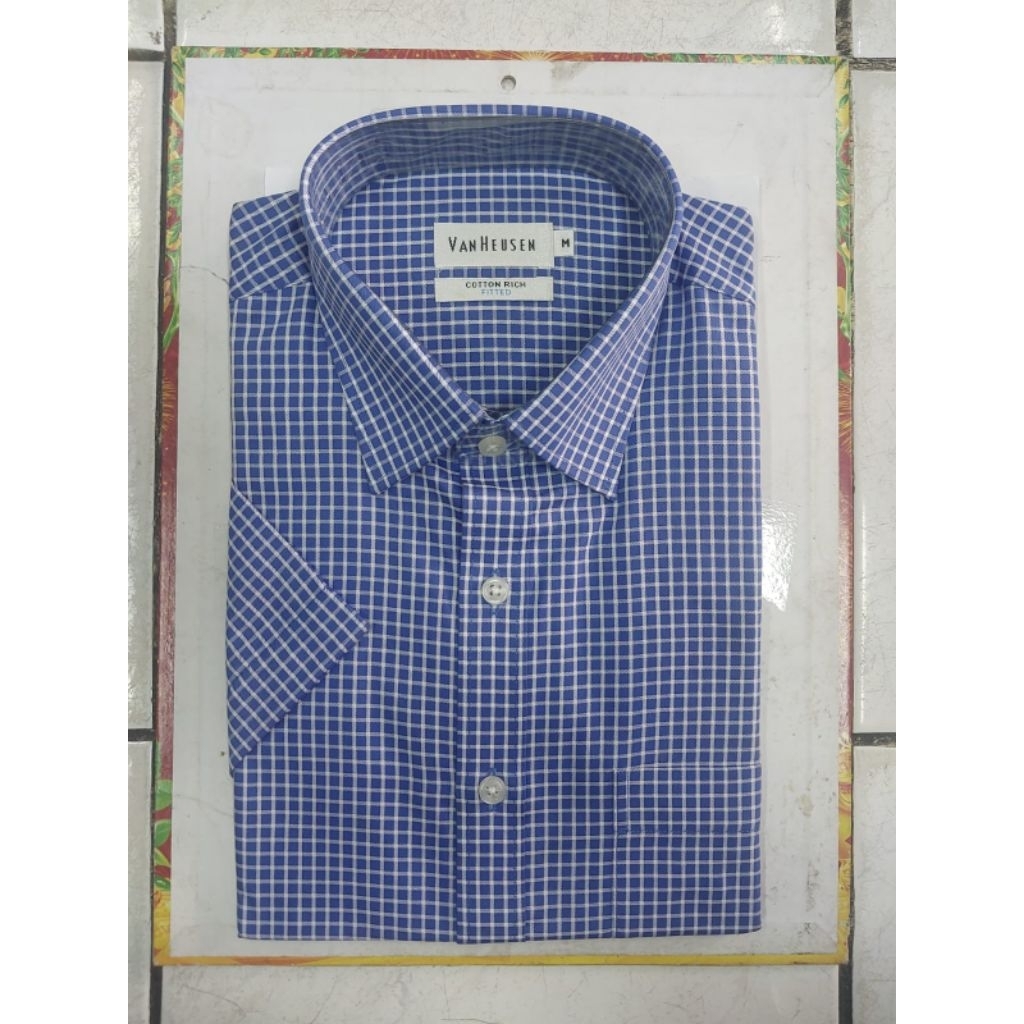 KEMEJA TANGAN PENDEK VAN HEUSEN