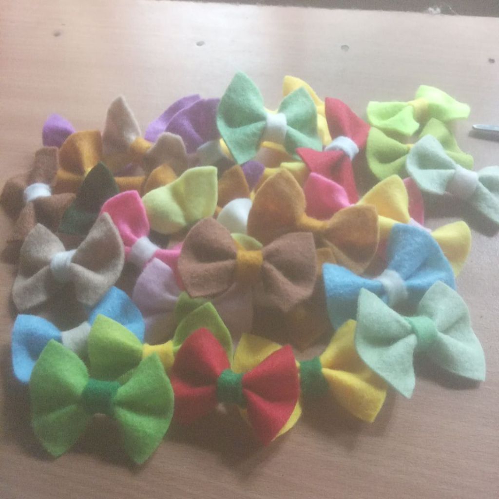 

aplikasi pita kain flanel