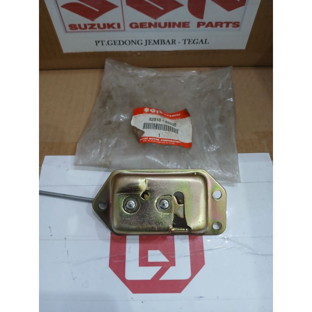 Lock pintu belakang / back door futura real van 1.500 SGP