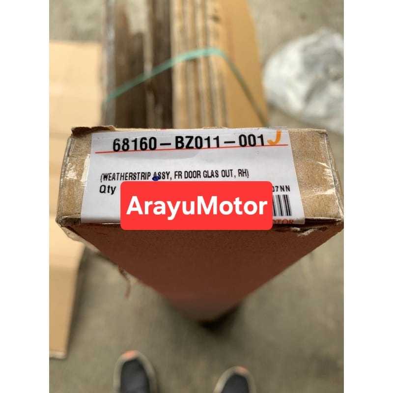 Pelipit Pintu / Karet Kaca Luar Depan Kanan Avanza Xenia 68160-BZ011 - 68160-BZ011 RH