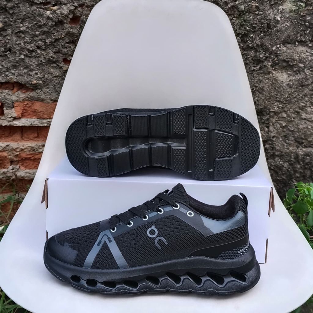 sepatu pria QC full black original sepatu terkeren