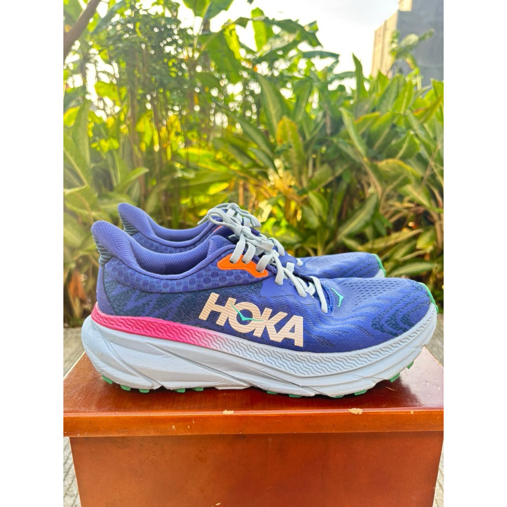 hoka challenger ART 7