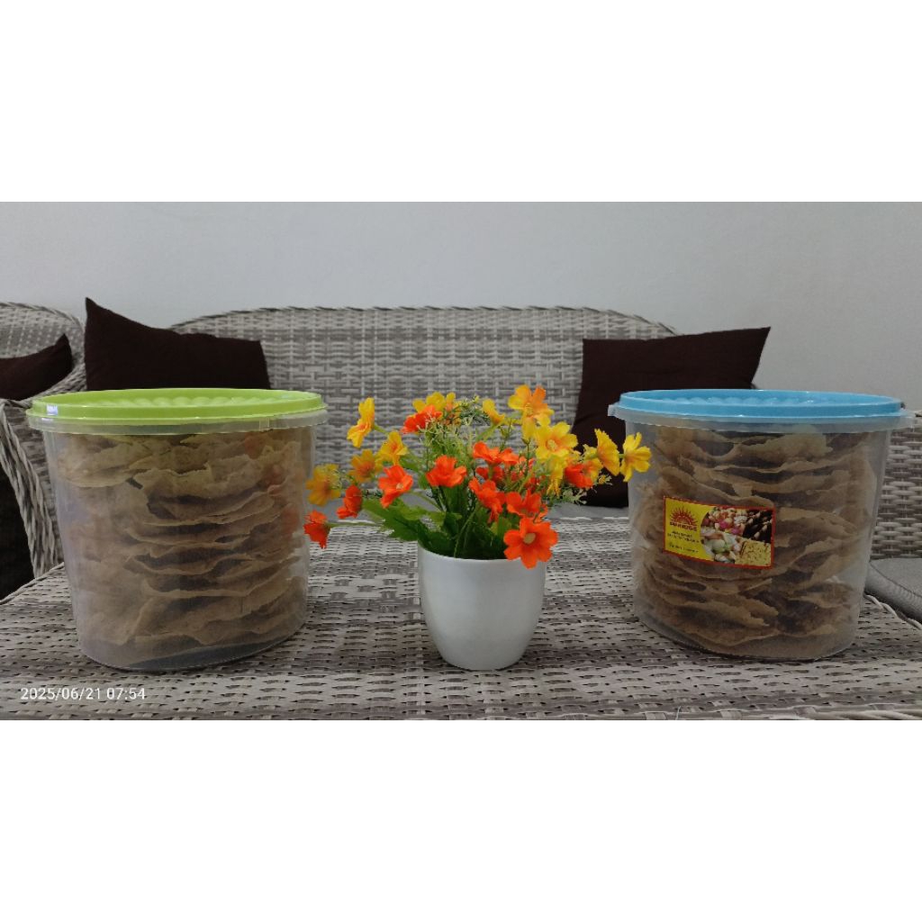 

Peyek Rempeyek Kasreng PeyekBandung Peyek toples 5liter berat kotor 500gram, berat bersih -/+350gram