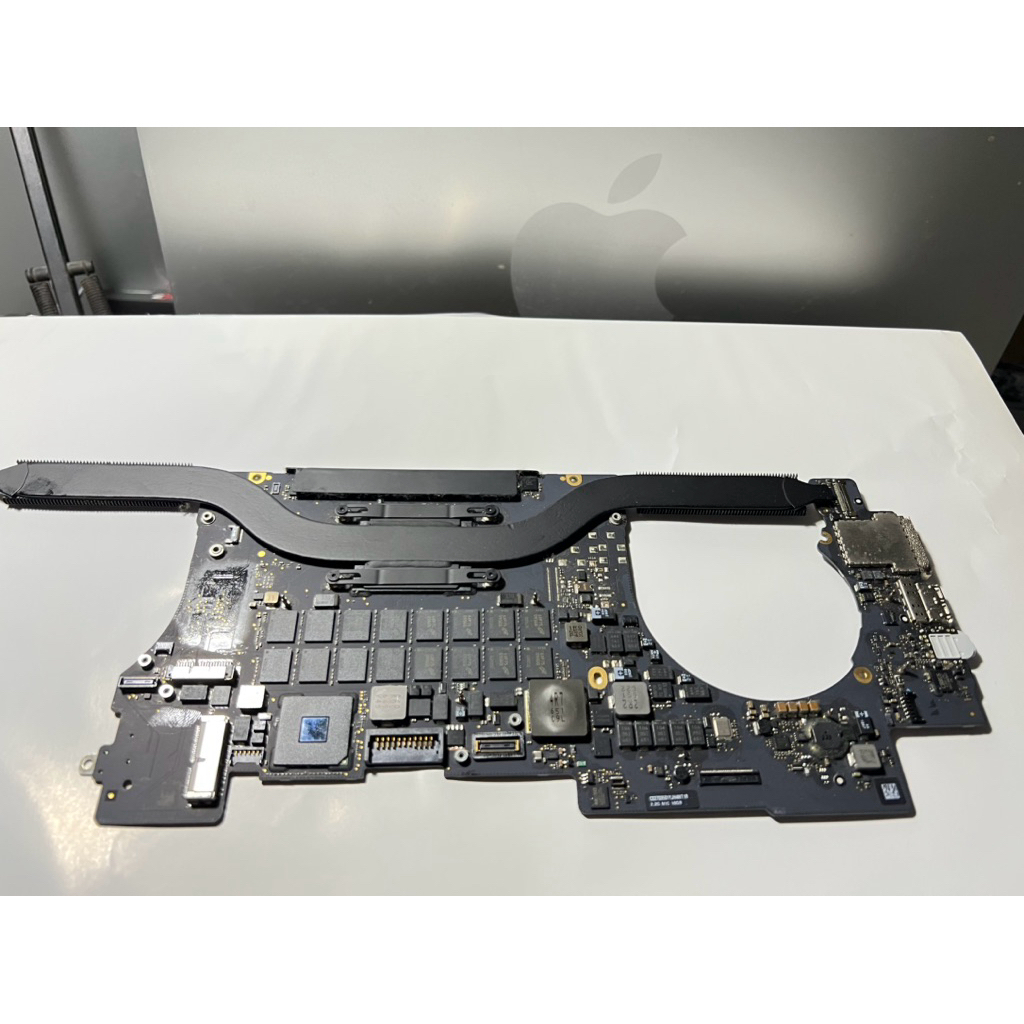 LogicBoard MainBoard MacBook Pro 15inch Core i7 16GB 512GB A1398 (EMC 2881) MATOT