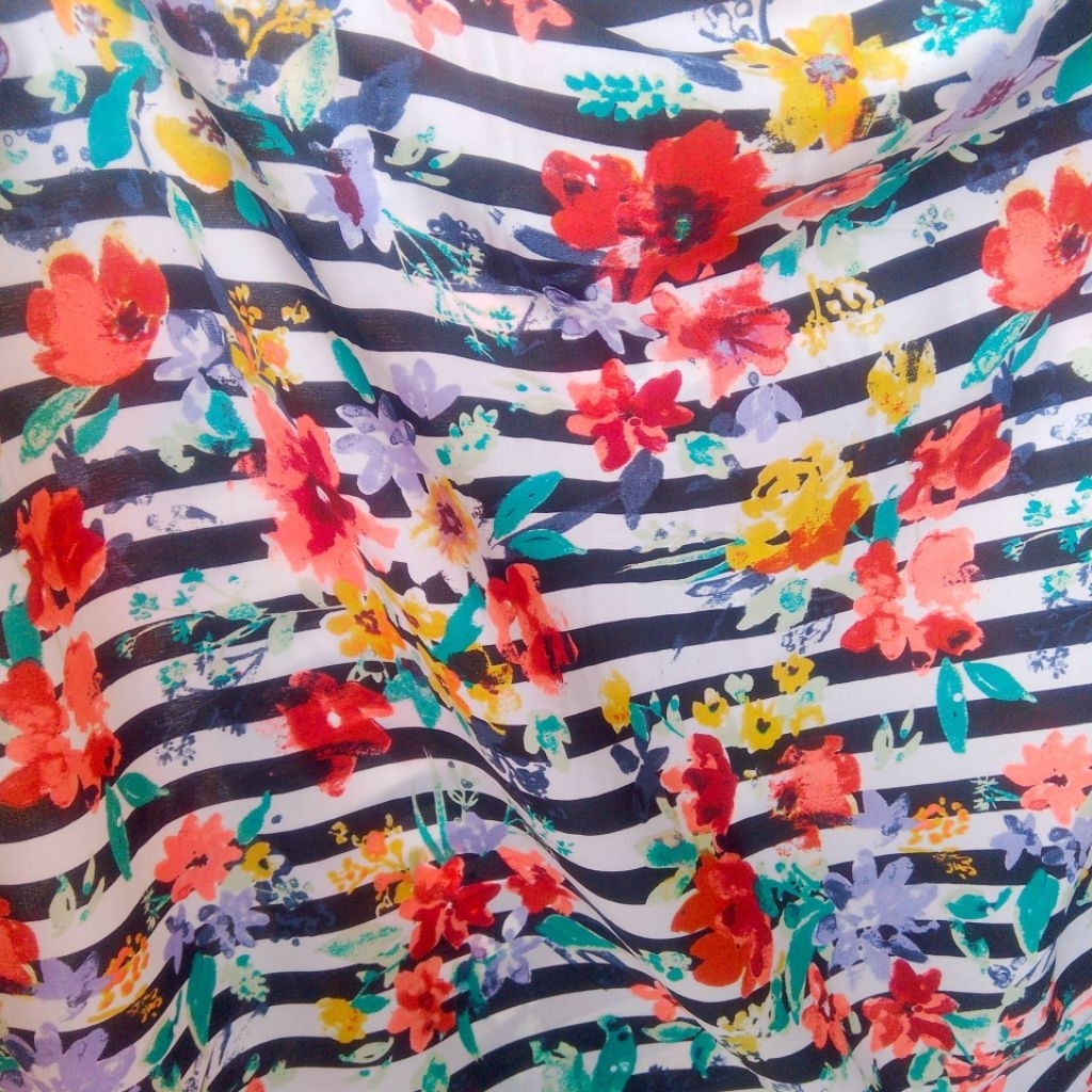 Kain Wolfis Premium Motif Floral Salur – Bahan Adem, Jatuh, Cocok untuk Gamis & Hijab lq