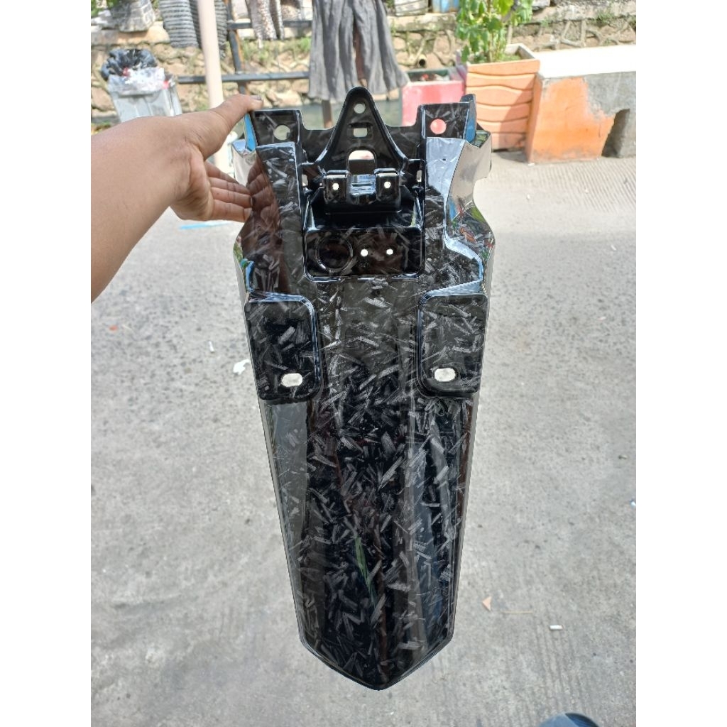 spakbor belakang pcx 150 karbon forget