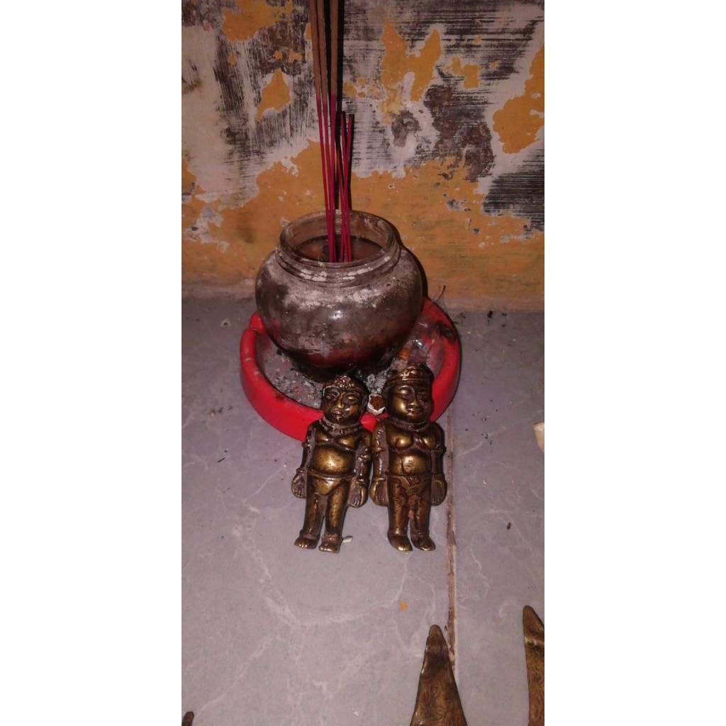 boneka tuyul kuningan