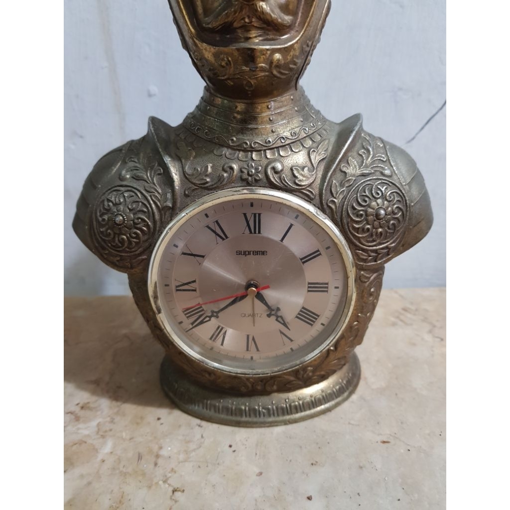 jam meja antik bentuk eropaan