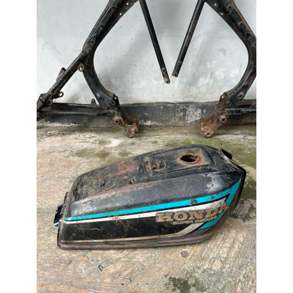 TANGKI GL 100 ORIGINAL COPOTAN ORI PAINT MOTOR SUDAH GANTIAN LANTAI