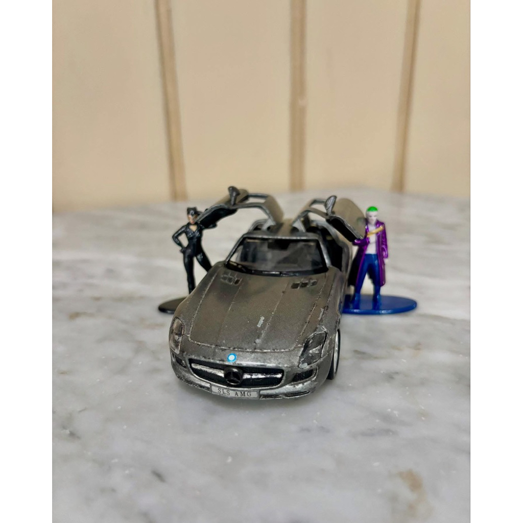 Diecast Mercedes-Benz SLS AMG rilisan Kinsmart