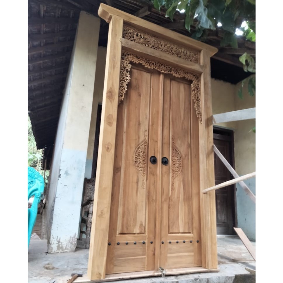 pintu gebyok jati ukir rumah minimalis