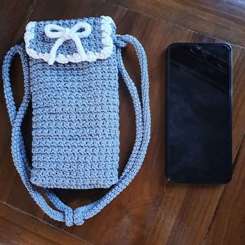 Tempat HP Rajut Pita - Tas Rajut HP Handmade, Cocok untuk Kado Lucu / Tas HP Rajut Wanita - Model Se