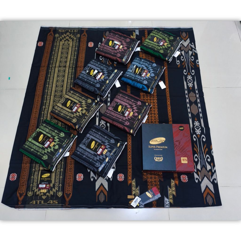 SARUNG ATLAS SUPER PREMIUM S975 GOLD SERI HITAM MOTIF BHS