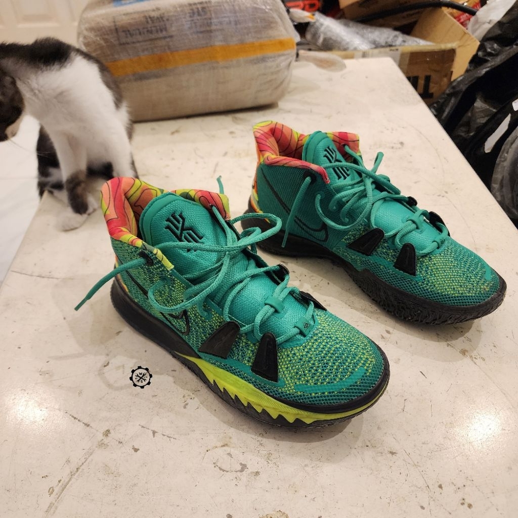 Sepatu Nike (ORIGINAL) KYRIE 7EP Stadium Green Black Volt Used Preloved Second Size 42