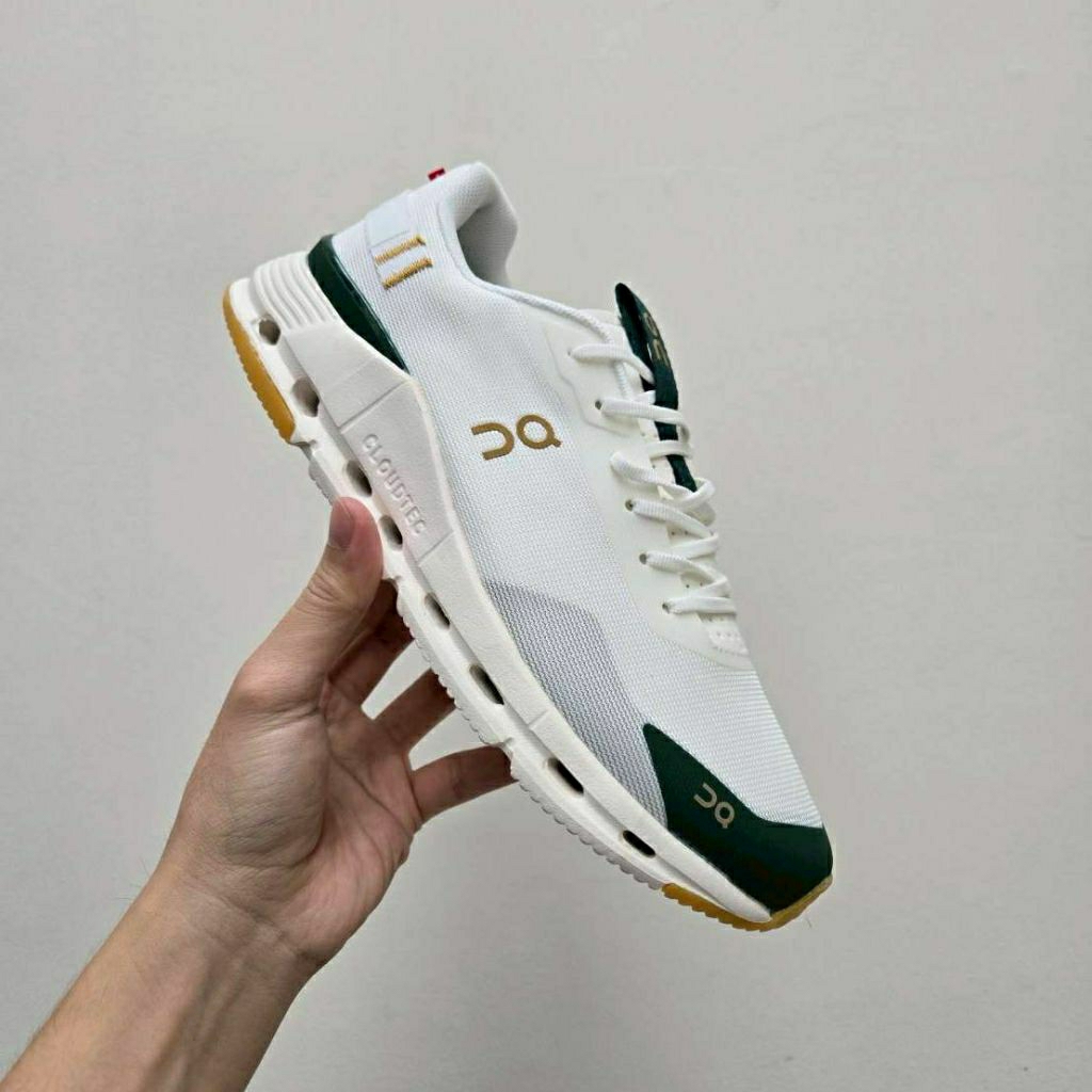 Sepatu Running Cloudnova x Revolve FWRD White green