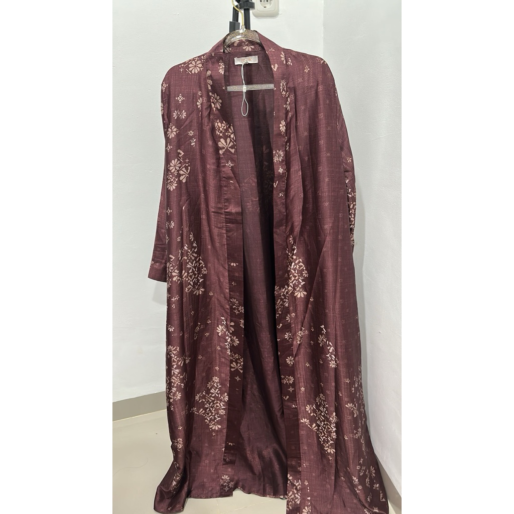 Khanum Abaya Outer Benang Jarum x Khanan size M, Mulus detail video chat ya kak