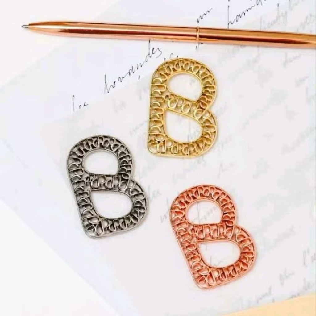 Buttonscarves Interlock Ring Brooch - Silver