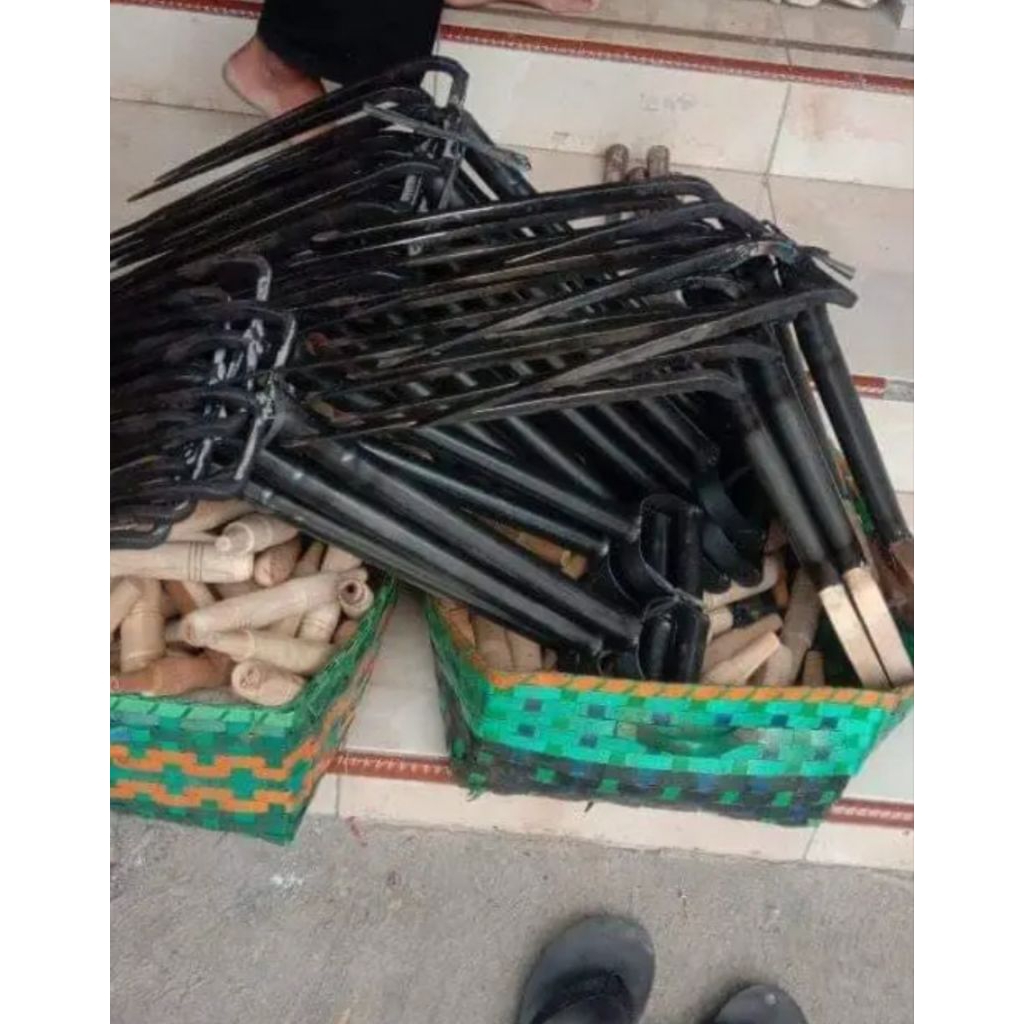 GARPU TANAH GARPU INJEK BAHAN BAJA PER MOBIL GARPU TANAH GAGANG KAYU JATI