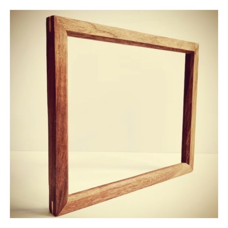 Pigura foto, rustic jati tua  lebar kayu 2cm tebal 2cm ukuran 10RS, A3 dan 12R Tanpa Kaca dan Papan 