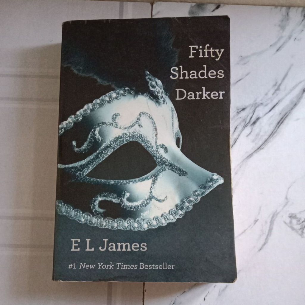 Buku Original FIFTY SHADES DARKE By El James