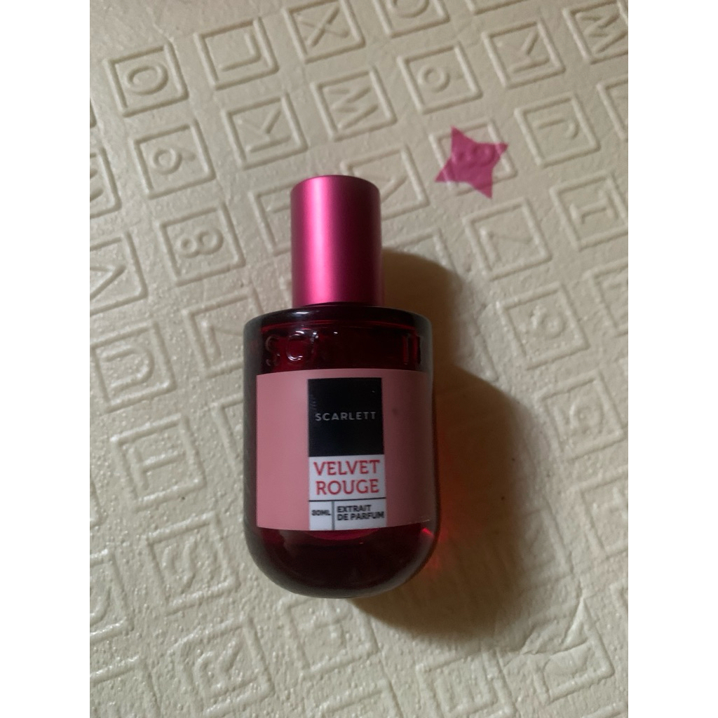 parfum scarlett velvet rouge dan body lotion