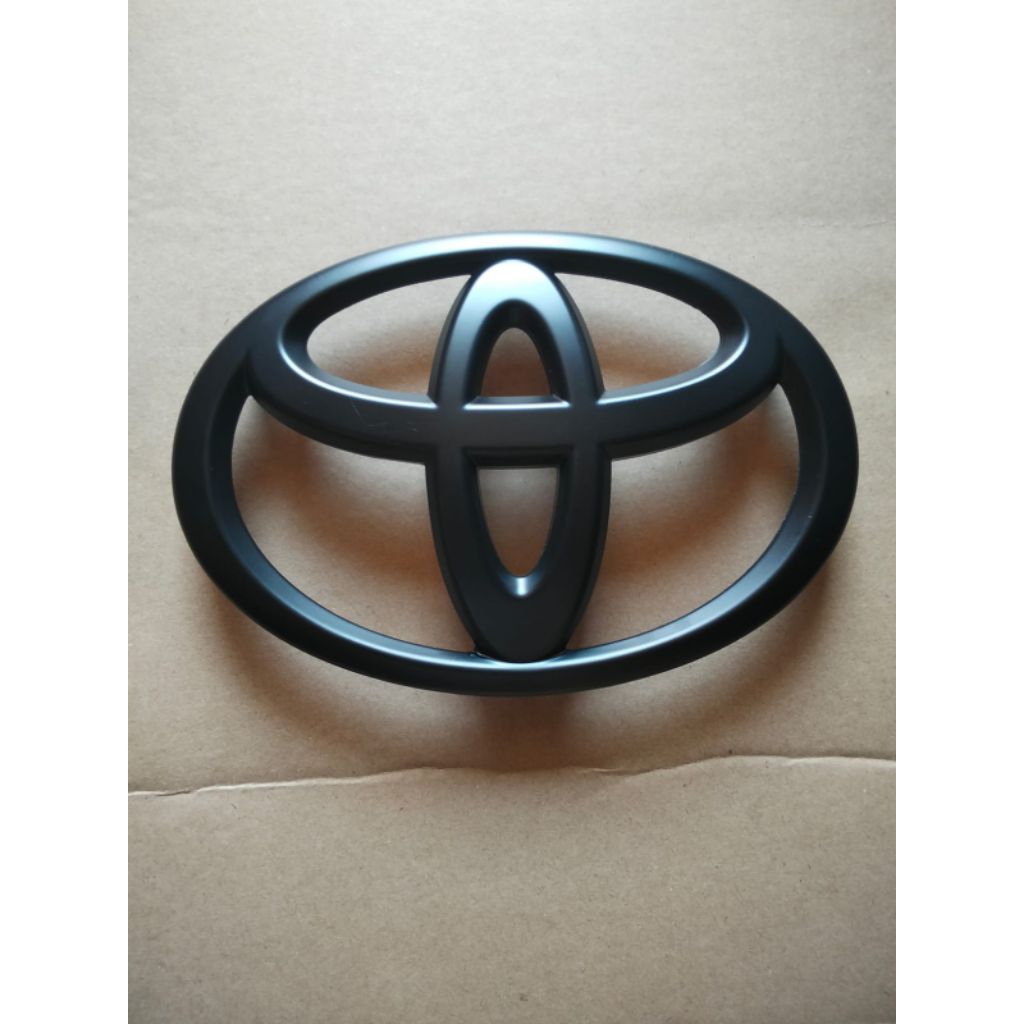 logo depan toyota fortuner vrz original