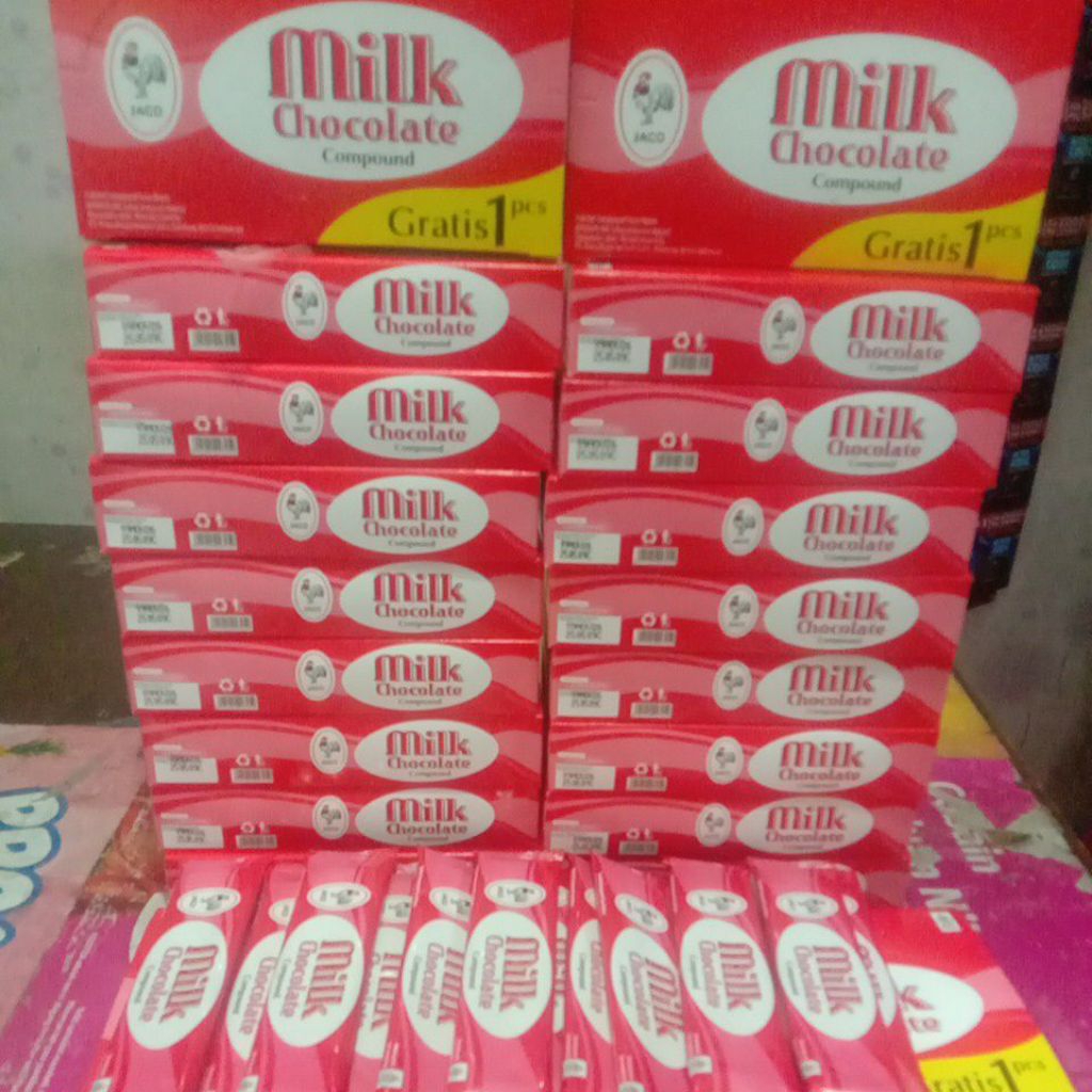 

MILK CHOCOLATE compound 1 pak isi 12 + 1 pcs