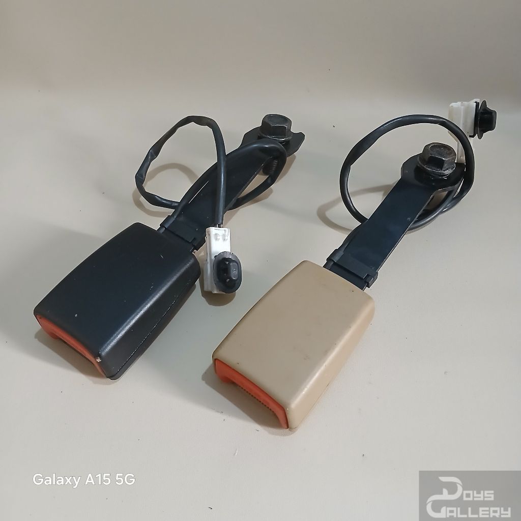 ⭐️BEST SELLER⭐️ Lock seat septy colokan besi pengunci safety belt sabuk pengaman mobil avanza xenia 