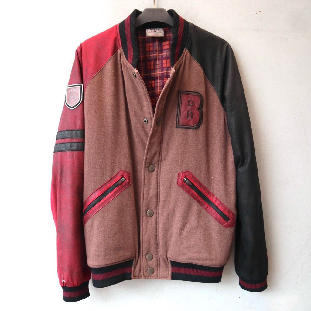 Jaket varsity bukan kulit baseball blackyak bordir embos Pl Bekas Preloved Second