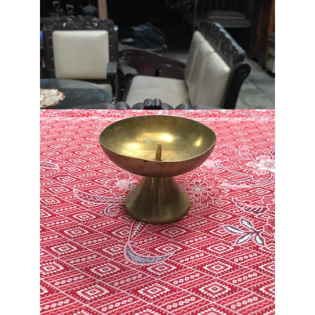 Tempat lilin kuningan antik