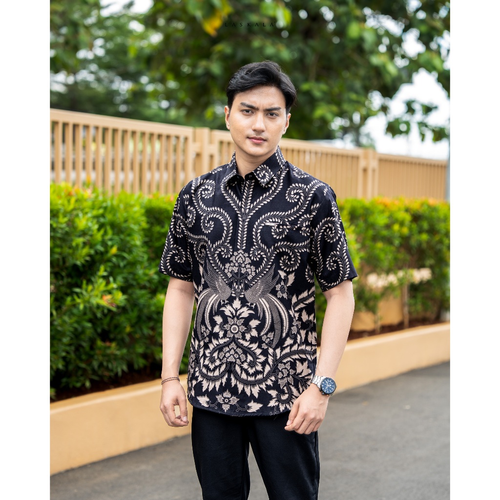 Laskala Batik Premium Hengkara Kemeja Batik Pria Slimfit Lengan Pendek