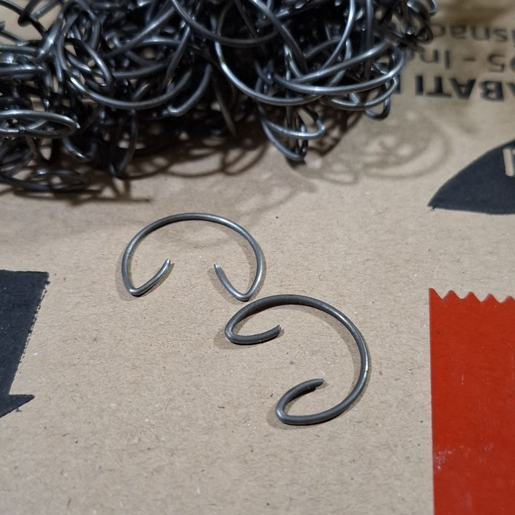 Snapring seher snapring omega piston vespa SEPASANG 2PCS