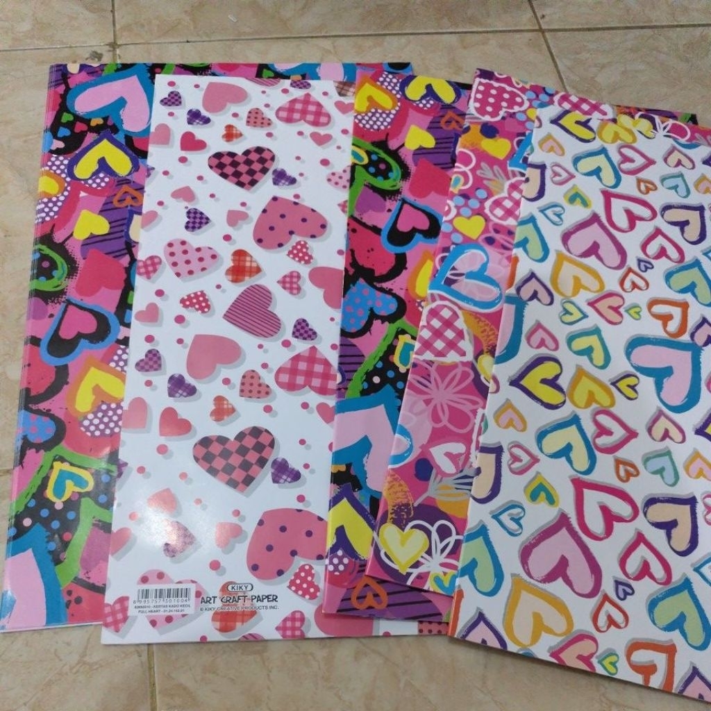 

kertas kado motif love kiky 64x49