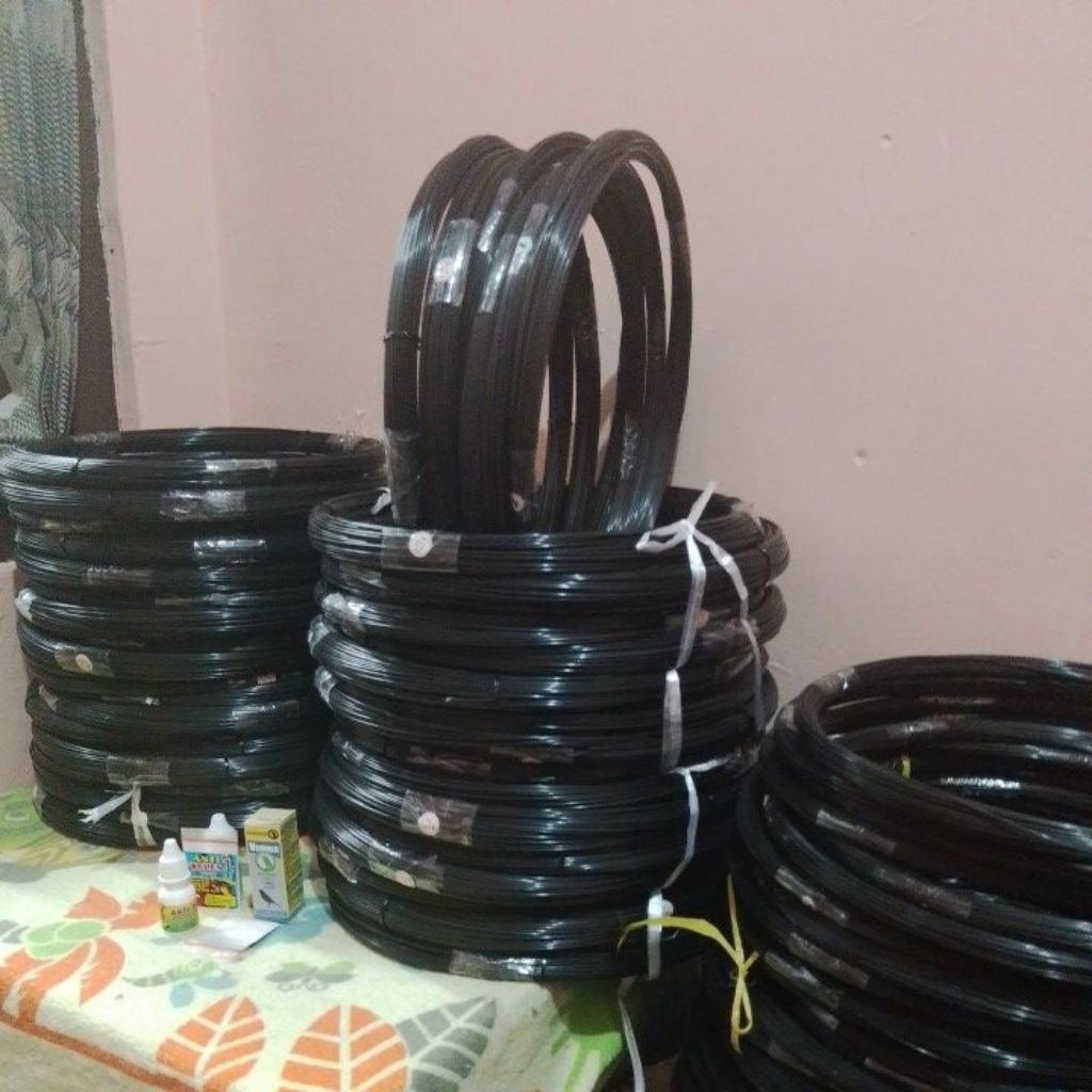 jeruji fiber sangkar hitam ukuran 1,5 mm panjang 100 meter