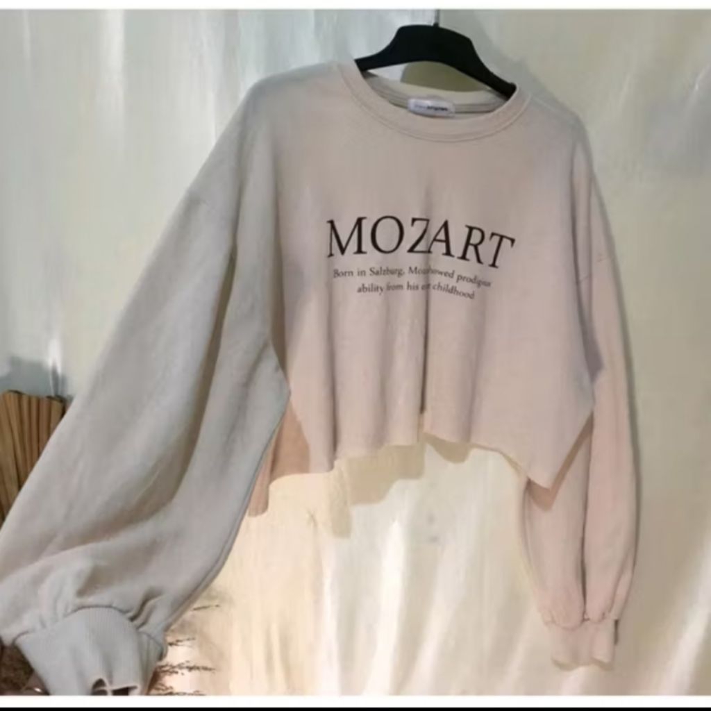 MOZART SWEATER CROOPE OBLONG CREWNECK WANITA