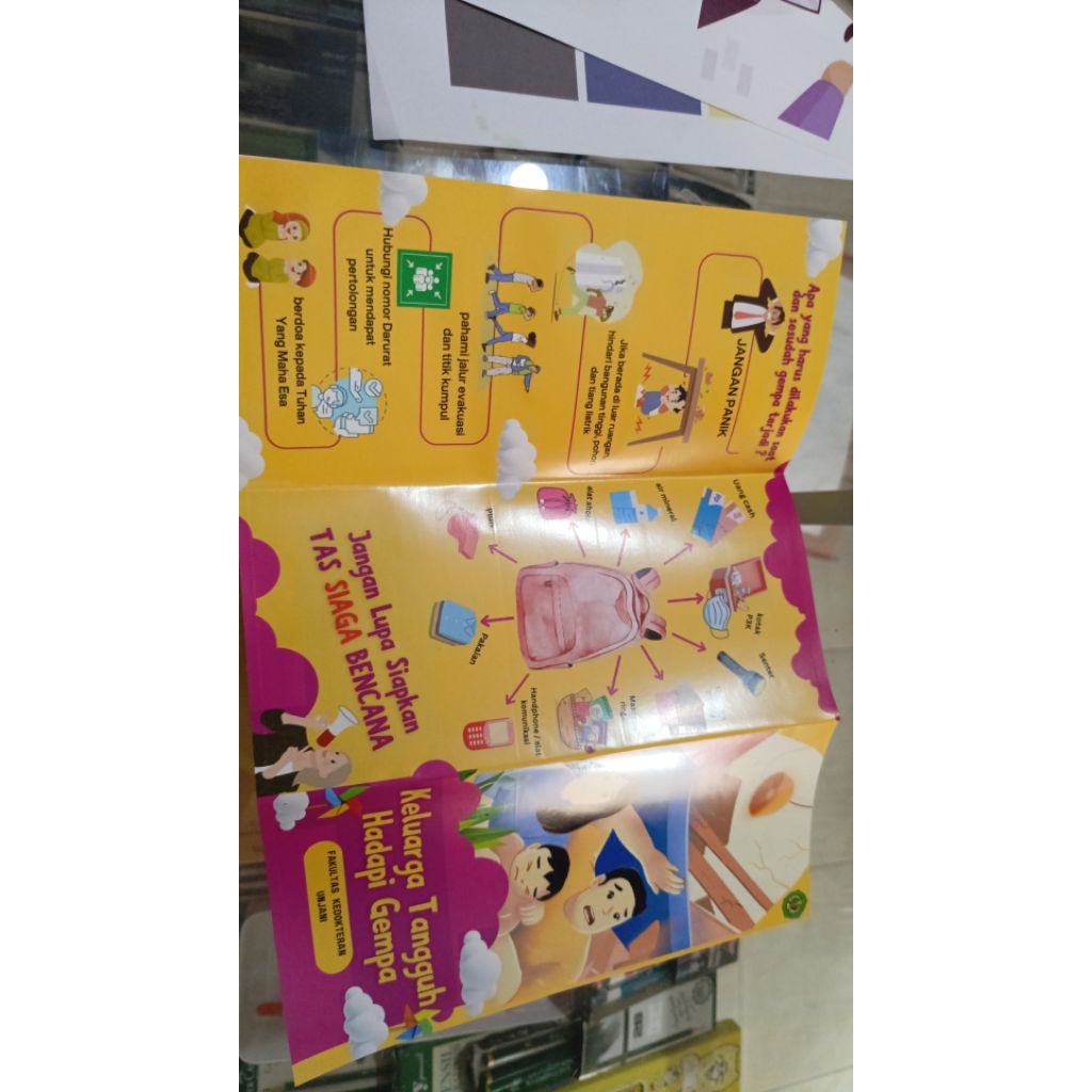 

Print Artpaper A4 brosur flyer dll