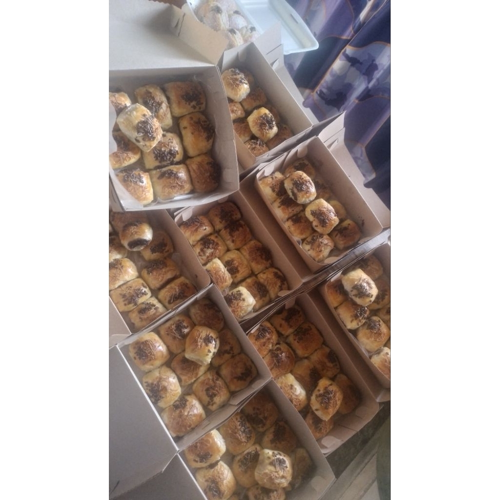 

BOLEN PISANG BESTSELLER by GOYA BAKERY