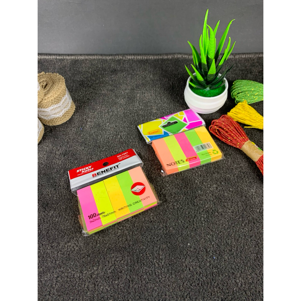 

Pembatas buku warna warni