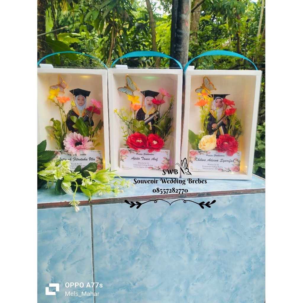 

Kado wisuda hampersbox