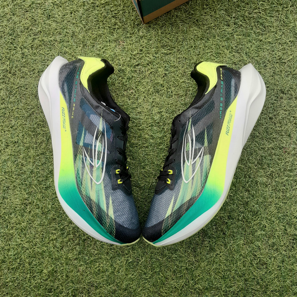 NINETEEN HAZE STRIKE PRIME SEPATU LARI