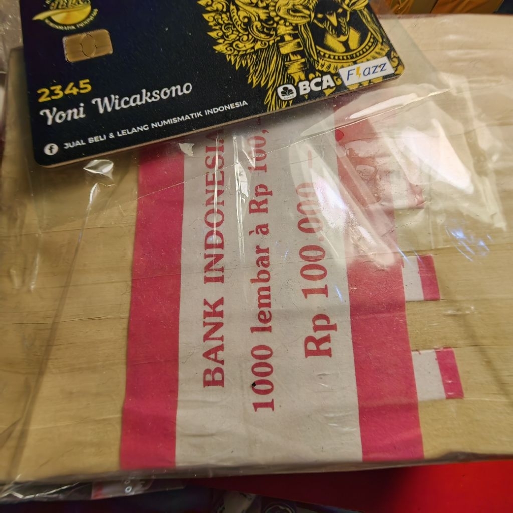 1 lak 1000 lembar 100 rupiah pinisi 1992 GRESS asli